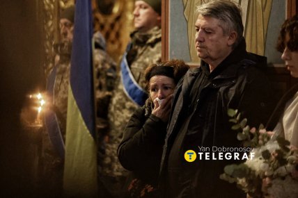 Серед присутніх — воїни, митці, волонтери, фотографи, українці /Ян Доброносов, "Телеграф"