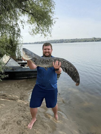 Рыбалка похвастался большим уловом