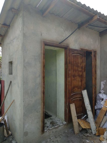 Туалет, в котором нашли тело Дарьи Лукьяненко