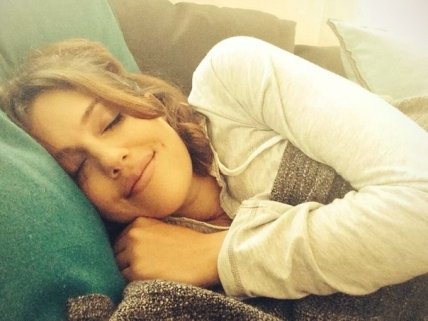 Беременная Мерьем Узерли делится фотографиями в соцсети - изображение №2