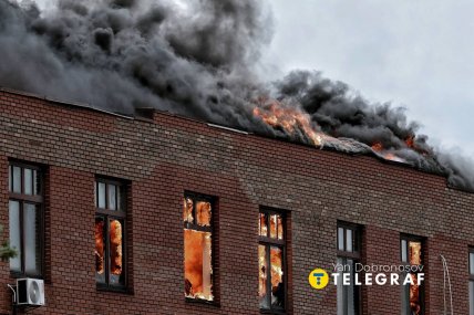 СТО горит в Киеве после обстрела