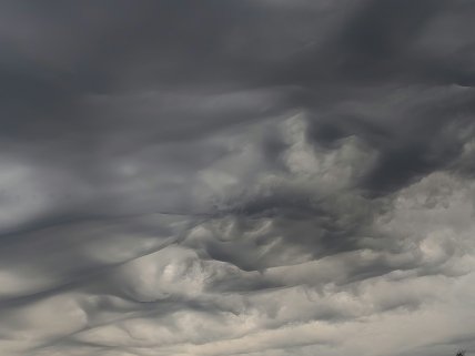 Облака Undulatus asperatus