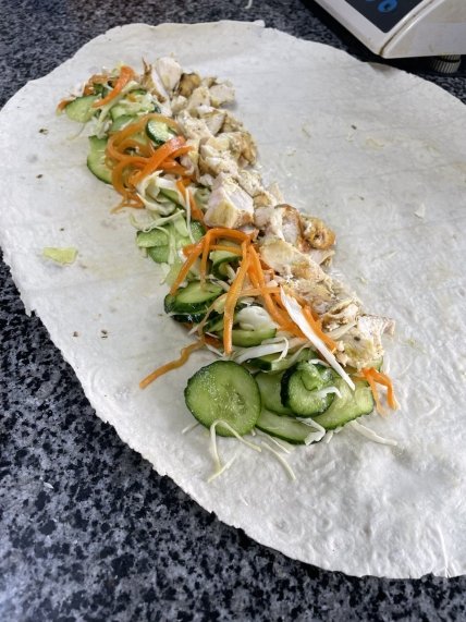 Шаурма на гранитном столе