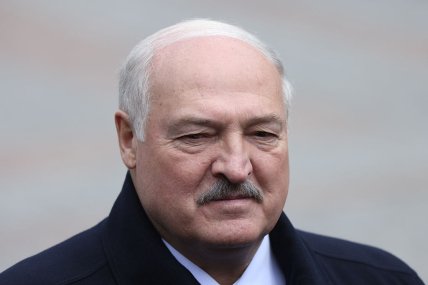 лукашенко с усами как выглядит