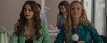 Эмили и Петра в сериале Эмили в Париже