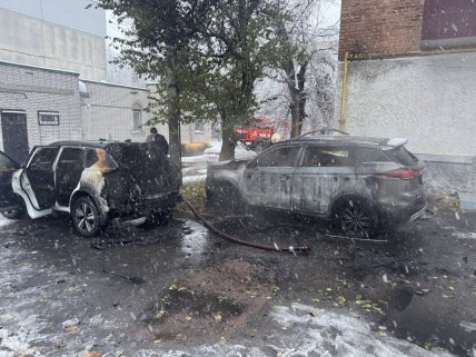 Згорілі автівки. Фото надано "Євротрансгруп"