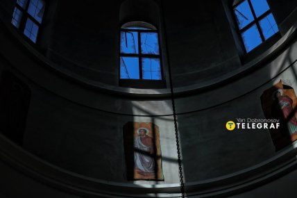 Росіяни навмисно цілять в храм у Дружківці