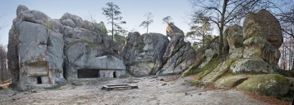 Скельний комплекс Довбуша в Івано-Франківщині