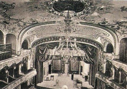 Интерьер театра, 1913 год