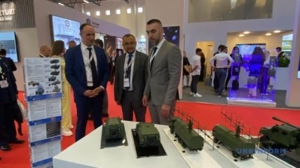 Денис Шарапов на Международной оборонной выставке IDEF-2023 в Стамбуле