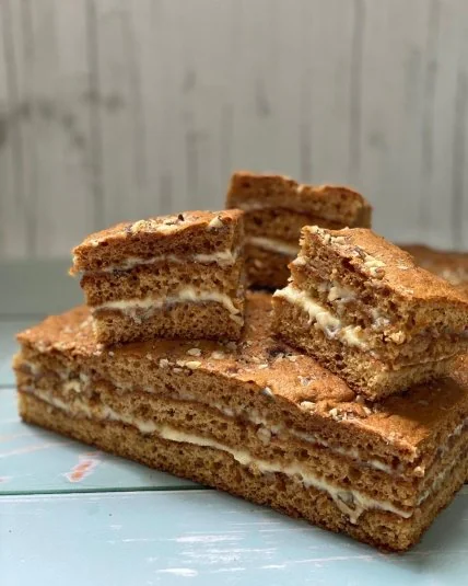 Простий торт зі звичайних продуктів