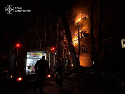 Пожежа у Запоріжжі через удар Росії 25.11.2025