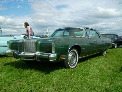 Chrysler New Yorker 1976 року випуску