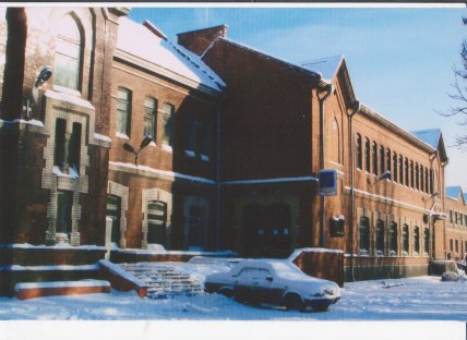 Вокзал в Покровске зимой - старое фото