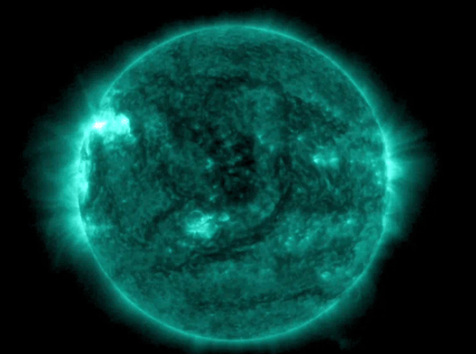 Спалах на Сонці 4 листопада 2025