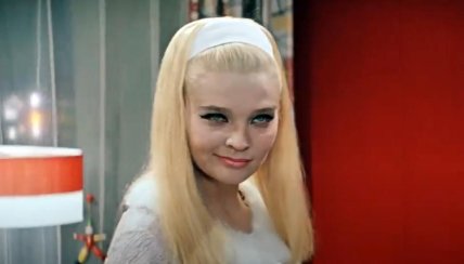 Светлана Светличная в "Бриллиантовой руке"