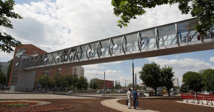 Наземный переход через Аэрокосмический проспект