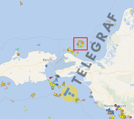 Пливуть по колу. В Азовському морі помітили дивний хоровод із кораблів (карта)