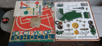 Детали советского конструктора. Фото: OLX