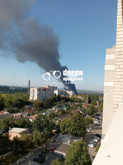 Пожежа у Дніпрі, горить комбайновий завод
