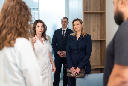 олена зеленська костюм