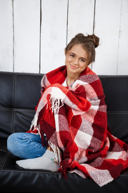 Дівчина в пледі