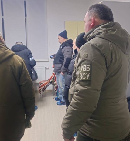 Правоохоронці провели обшуки в рамках операції "Ухилянт"