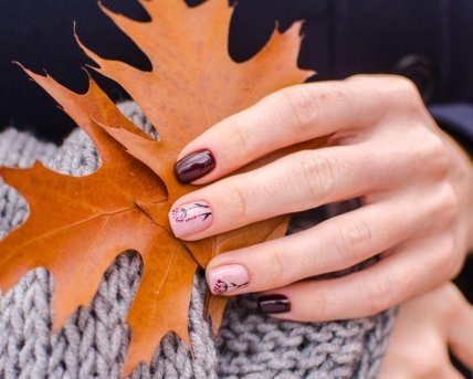 осінній манікюр бордо