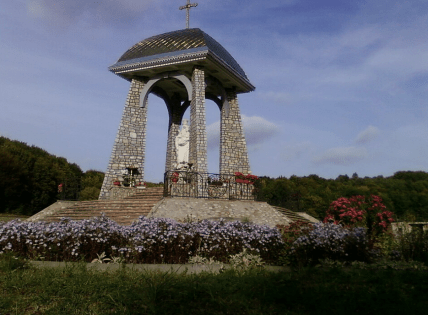 Каплиця Божої Матері у селі Погоня