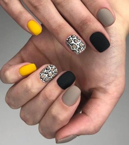 анімалістичний осінній манікюр