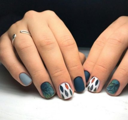 синій зелений манікюр на осінь