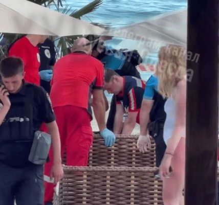 В Одесі на пляжі Отрада загинула дівчина внаслідок удару БПЛА