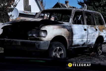 Автомобілям також дісталося