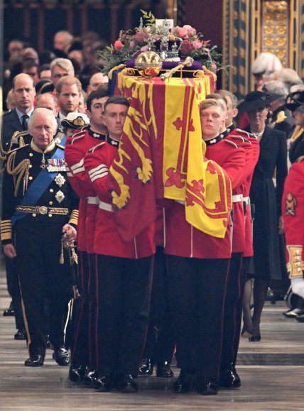 елизавета II гроб