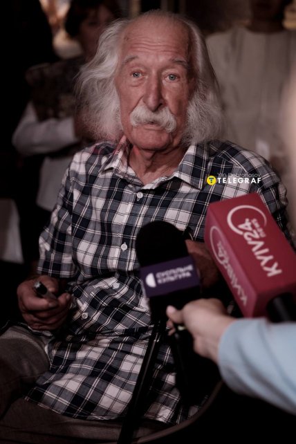 Иван Марчук на собственной выставке в Киеве