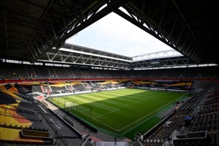 Арена Дюссельдорфе перед матчем Интер - Шахтер