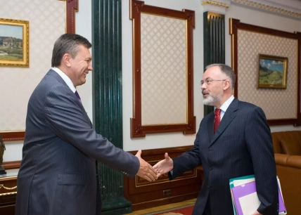 Табачник деятельность