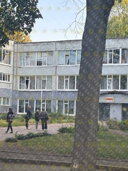 Школа у Дніпрі, пошкоджена через російську атаку