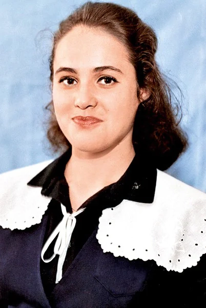 Королевская в юности