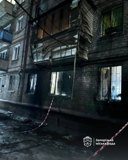 Горение дрона оплавило балкон в Запорожье
