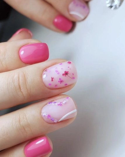 рожевий манікюр