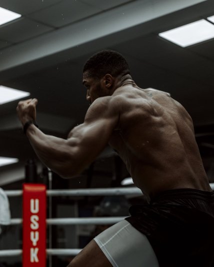 Энтони Джошуа тренировался в лагере Александра Усика
