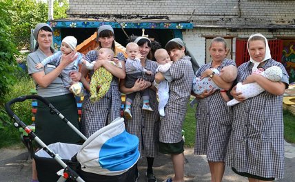 Ув’язнені жінки з дітьми у Кам’янській колонії