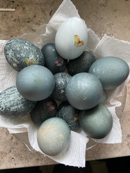 Фарбування яєць у каркаде