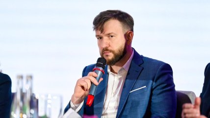 Денис Улютін