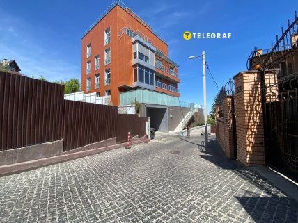 Столичный Печерск не перестает удивлять своей архитектурой