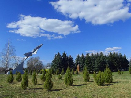 Пам'ятка про пілота Івана Кожедуба