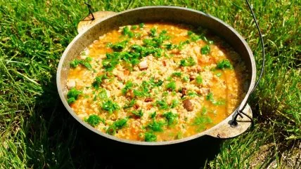 Это вкусное блюдо из Днепропетровщины готовят всей улицей