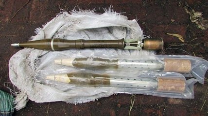 В Донецкой области мужчина хранил на чердаке арсенал оружия