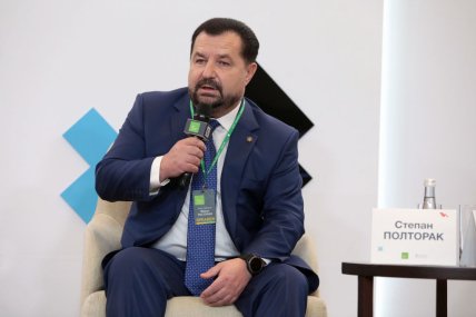 Степан Полторак